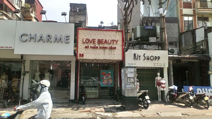 Love Beauty Shop: Ngang nhiên bán mỹ phẩm trôi nổi, nhập lậu?